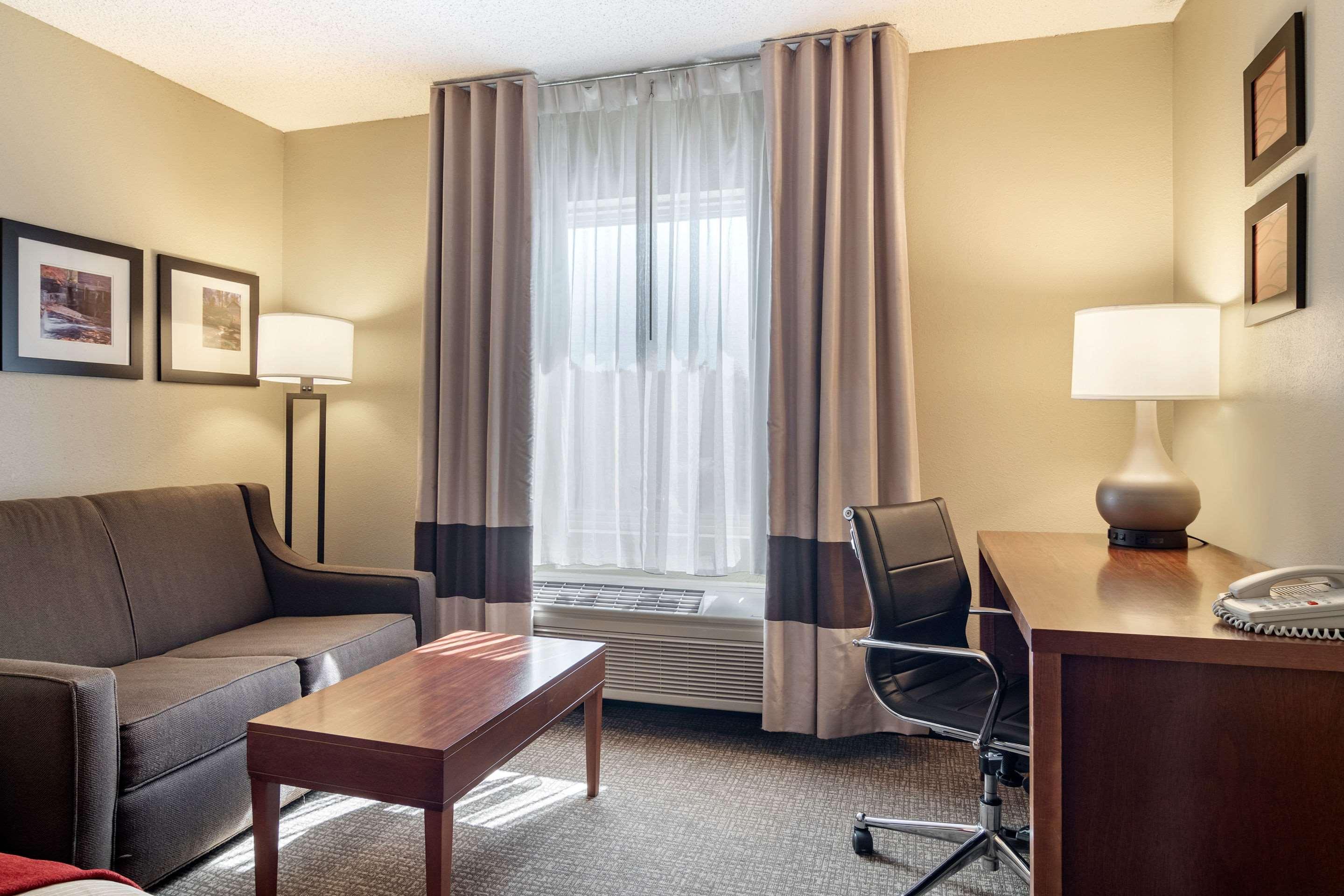 Comfort Inn & Suites Suwanee - Sugarloaf Екстер'єр фото