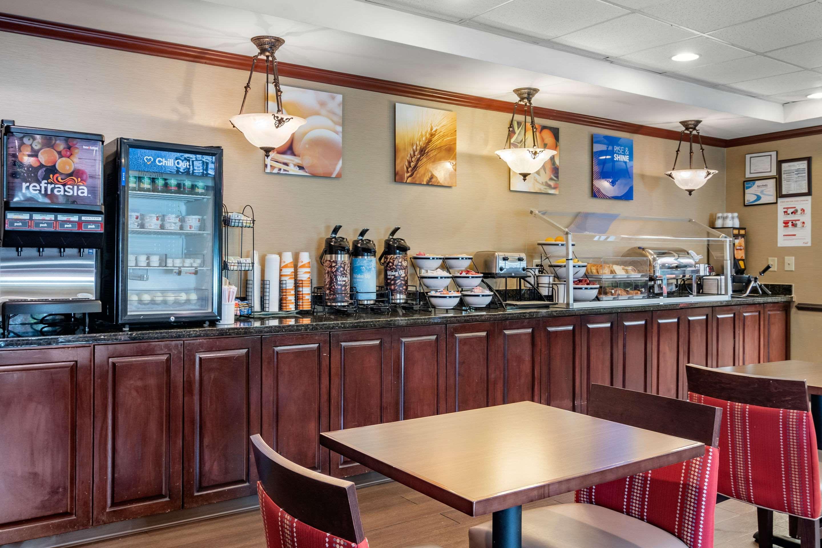 Comfort Inn & Suites Suwanee - Sugarloaf Екстер'єр фото