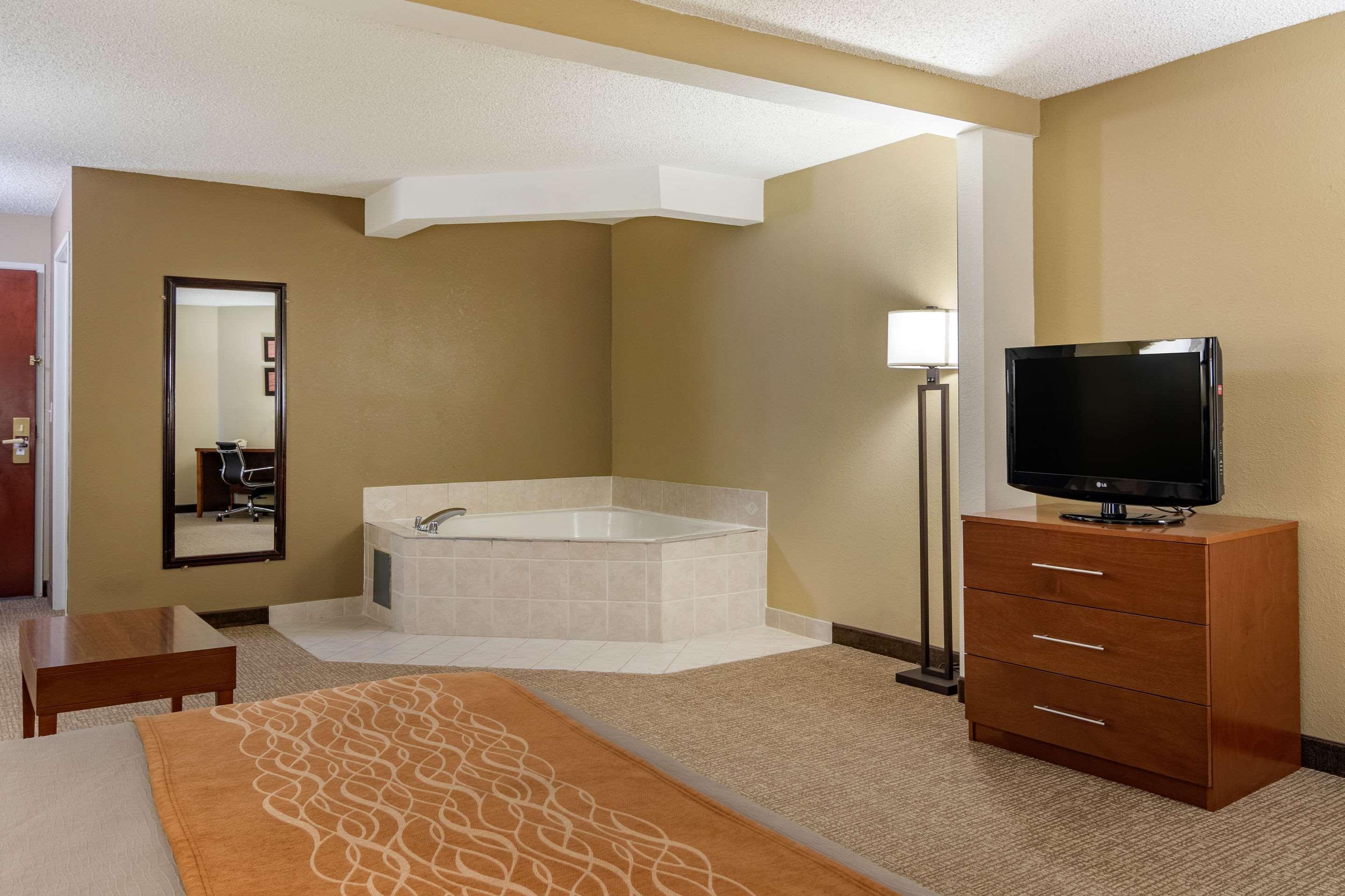 Comfort Inn & Suites Suwanee - Sugarloaf Екстер'єр фото